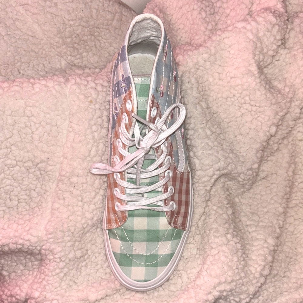 multi colored vans - Picture 2 of 3